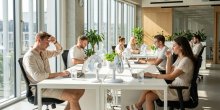 Sommerhitze im Büro: Wie effektive Klimatisierung Produktivität und Gesundheit schützt